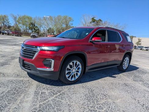 Used 2023 Chevrolet Traverse LT w/ LT Premium Package image 8