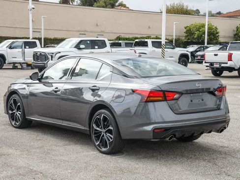 Used 2025 Nissan Altima 2.5 SR AWD/4WD image 8