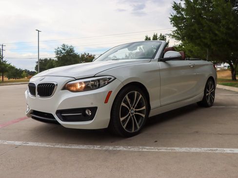 Used 2016 BMW 228i Convertible RWD image 3