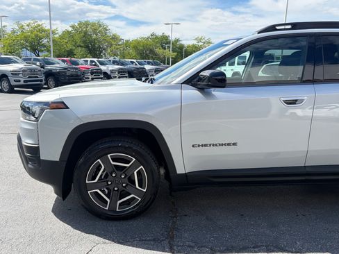 New 2026 Jeep Cherokee Laredo AWD/4WD image 10