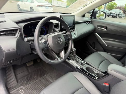Used 2022 Toyota Corolla Cross XLE AWD/4WD image 16