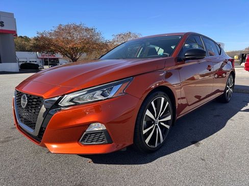 Used 2019 Nissan Altima 2.5 SR w/ SR Premium Package image 7
