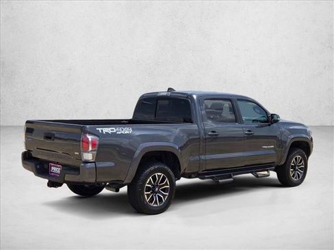 Used 2020 Toyota Tacoma TRD Sport AWD/4WD image 5
