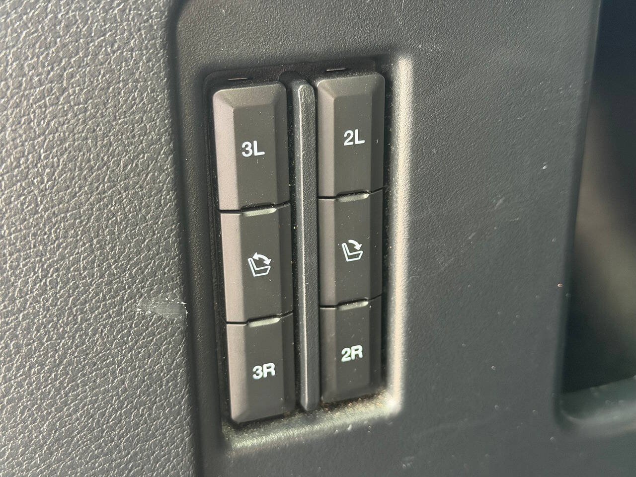 Used 2019 Ford Expedition Platinum AWD/4WD image 28