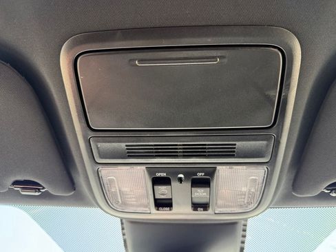 Used 2025 Honda Odyssey Sport-L image 19