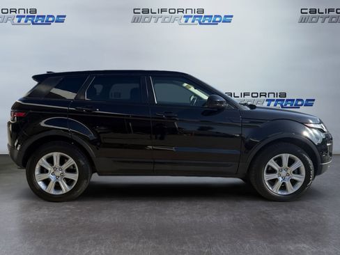 Used 2018 Land Rover Range Rover Evoque SE image 4