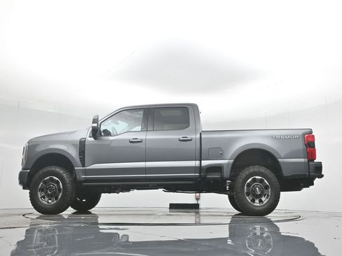Used 2024 Ford F250 Lariat w/ Tremor Off-Road Package image 56