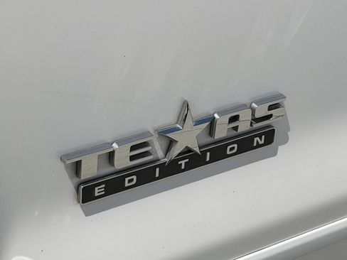 Used 2018 Chevrolet Silverado 1500 LT w/ Texas Edition RWD image 10
