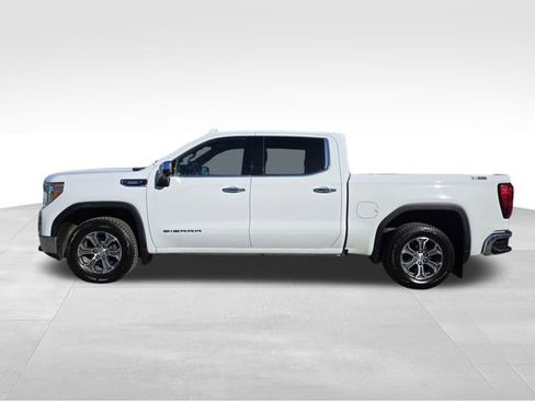 Used 2021 GMC Sierra 1500 SLT w/ X31 Off-Road Package AWD/4WD image 11
