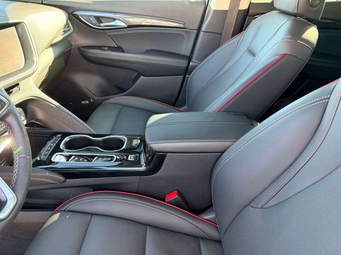 Used 2022 Buick Envision Essence w/ Technology Package I image 19