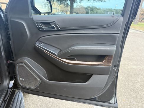 Used 2019 Chevrolet Suburban LT image 14