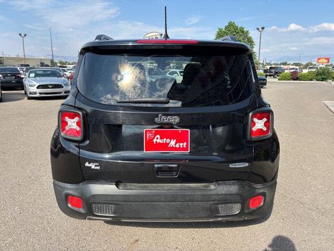 Used 2018 Jeep Renegade Latitude image 4