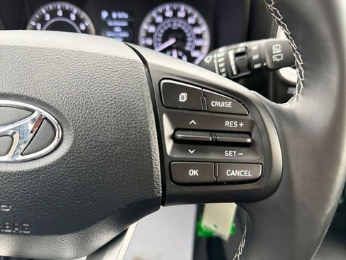 Certified 2022 Hyundai Venue SEL image 20