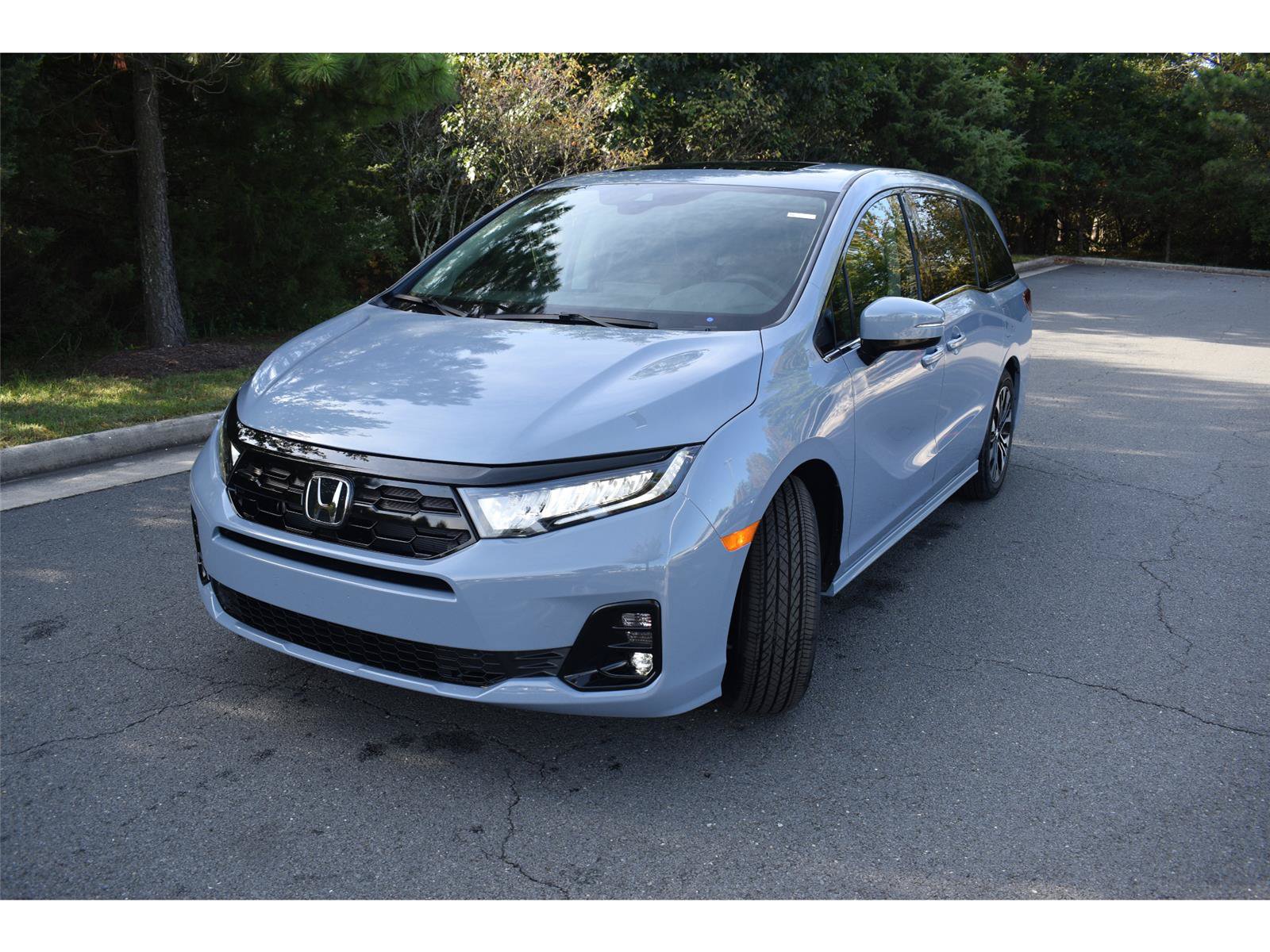 New 2027 Honda Odyssey Elite image 3