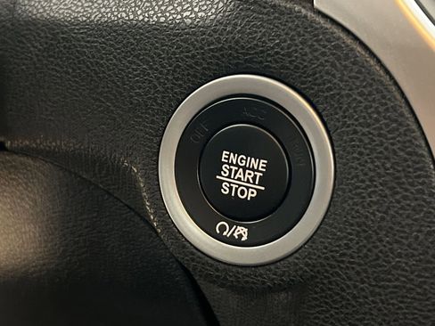 Used 2023 Chrysler 300 Touring image 28