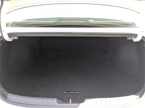 Used 2024 Hyundai Elantra SEL image 13