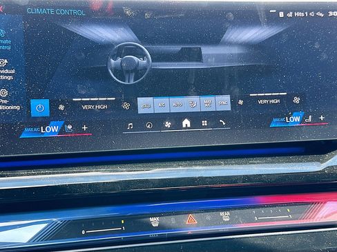 New 2026 BMW M5 w/ Carbon Package image 13