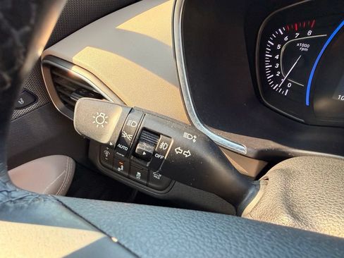 Used 2020 Hyundai Santa Fe Limited AWD/4WD image 17