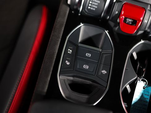 Used 2023 Lamborghini Urus S image 57