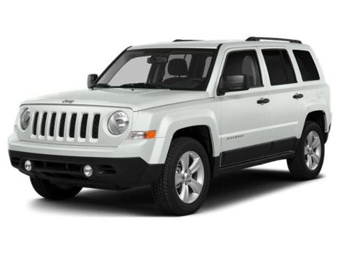 Used 2015 Jeep Patriot Sport w/ Power Value Group FWD image 4