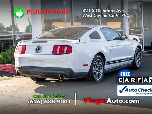 Used 2012 Ford Mustang Premium w/ Comfort Pkg image 4