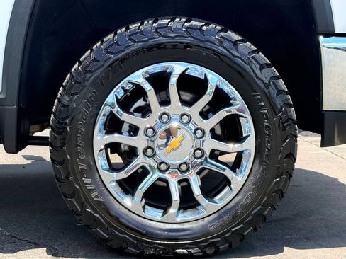 Used 2021 Chevrolet Silverado 2500 LT w/ Convenience Package AWD/4WD image 14
