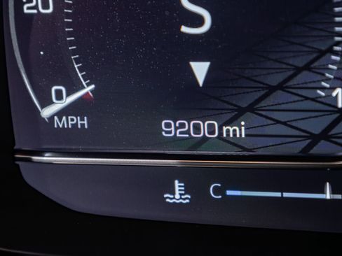 Used 2024 GMC Yukon XL Denali w/ Denali Reserve Package AWD/4WD image 18