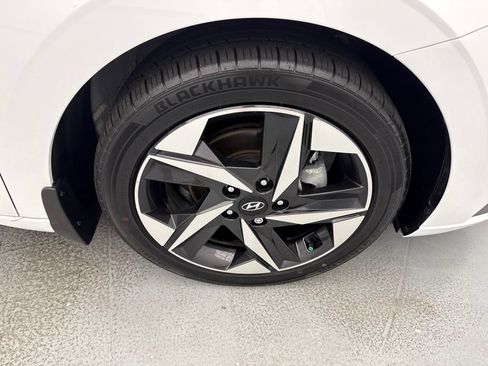 Used 2022 Hyundai Elantra Limited FWD image 13