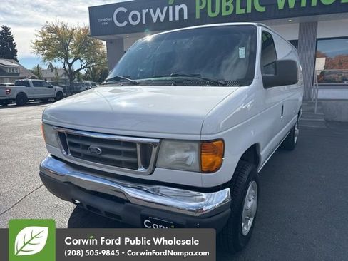 Used 2005 Ford E-250 and Econoline 250 image 1