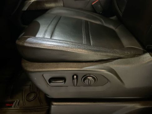 Used 2019 GMC Sierra 1500 Denali w/ Denali Ultimate Package AWD/4WD image 12