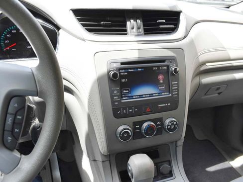 Used 2017 Chevrolet Traverse LS FWD image 19