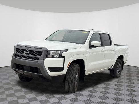 Certified 2025 Nissan Frontier SV image 15