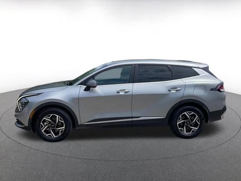 Used 2025 Kia Sportage LX FWD image 8