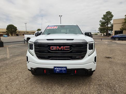 Used 2023 GMC Sierra 1500 AT4 w/ AT4 Premium Package AWD/4WD image 2