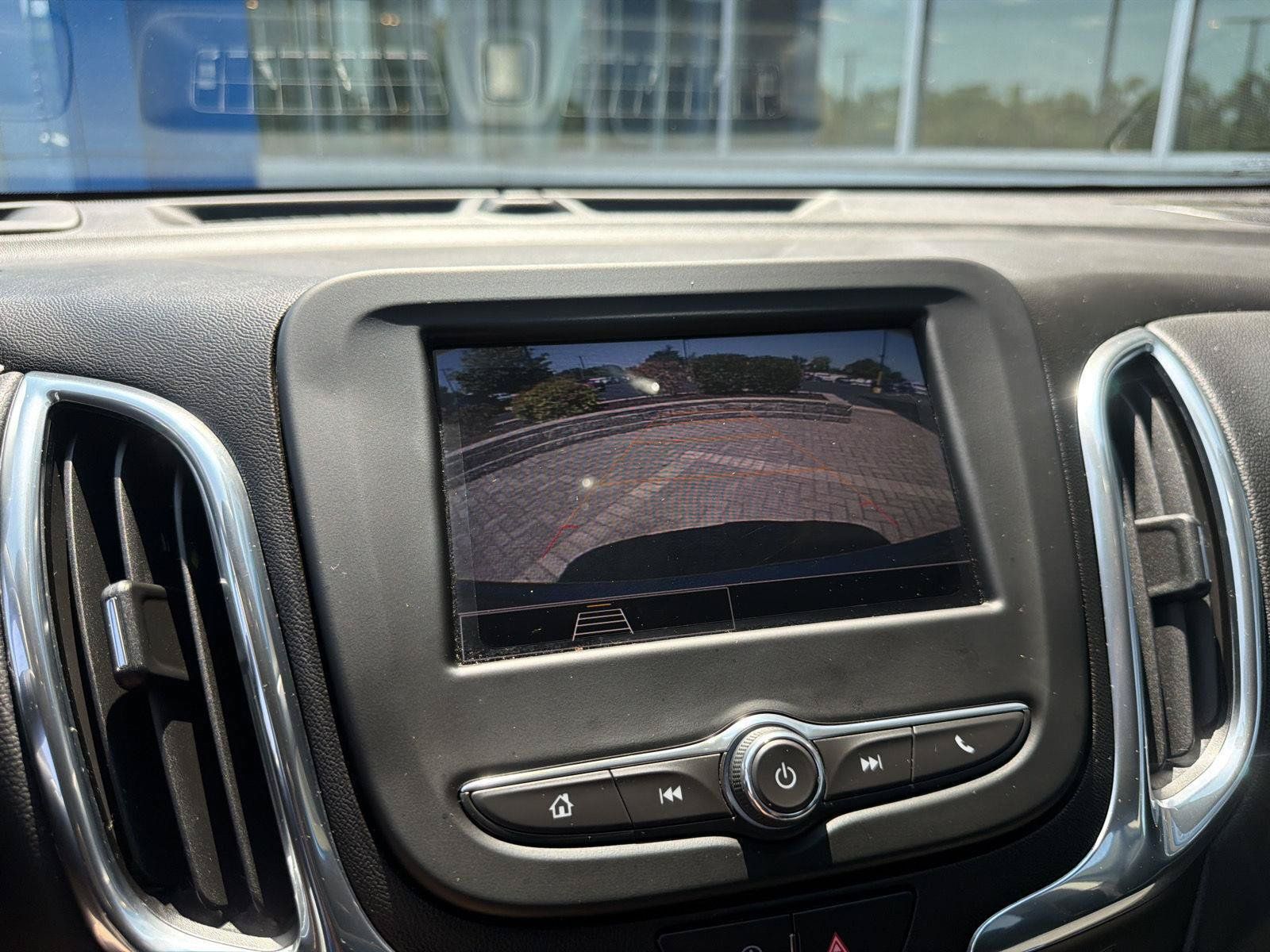 Used 2023 Chevrolet Equinox LT FWD image 26