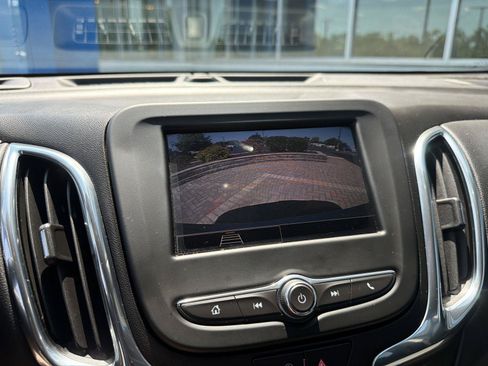 Used 2023 Chevrolet Equinox LT FWD image 26