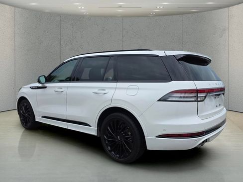 Used 2024 Lincoln Aviator Reserve w/ Equipment Group 201A AWD/4WD image 7