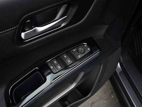 New 2025 Nissan Pathfinder SL image 17