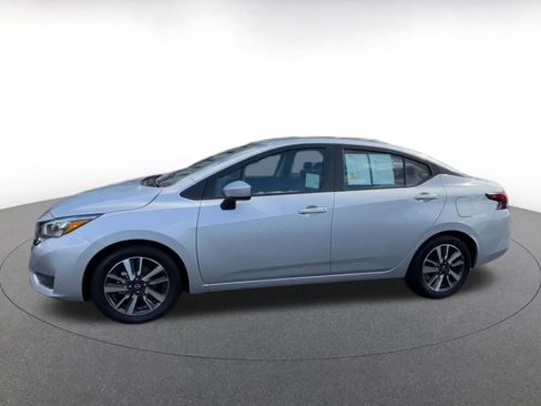 Used 2025 Nissan Versa SV FWD image 9