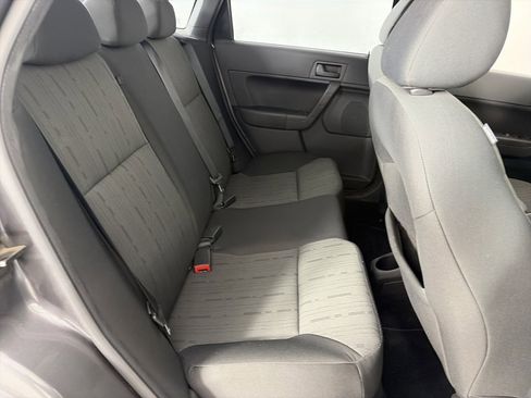 Used 2010 Ford Focus SE image 25