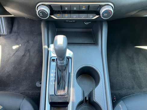 Used 2025 Nissan Altima 2.5 SV FWD image 40
