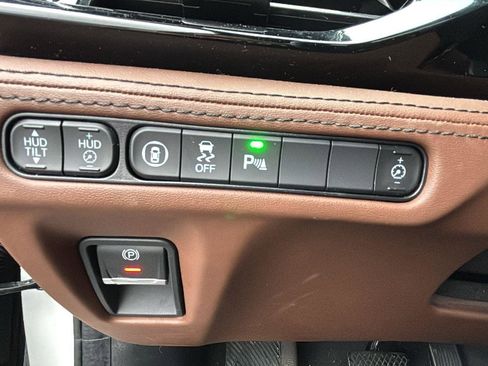 Used 2023 Acura MDX SH-AWD w/ Advance Package image 12