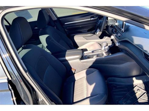 Used 2021 Nissan Altima 2.5 SV FWD image 8