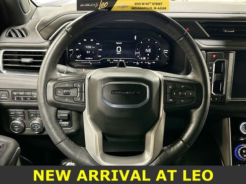 Used 2024 GMC Yukon XL Denali w/ Advanced Technology Package image 11
