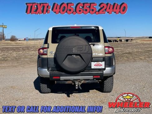 Used 2012 Toyota FJ Cruiser 4WD w/ Convenience Pkg image 5