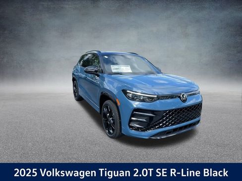 New 2025 Volkswagen Tiguan SE R-Line image 3