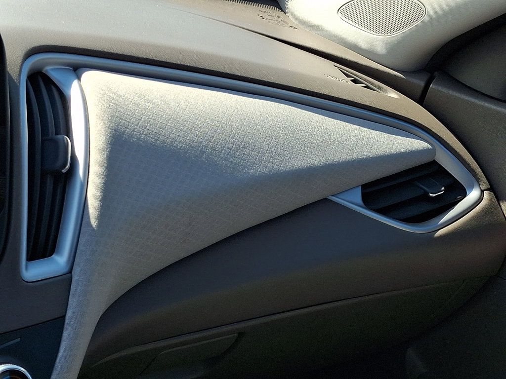 Used 2023 Chevrolet Malibu LT FWD image 31