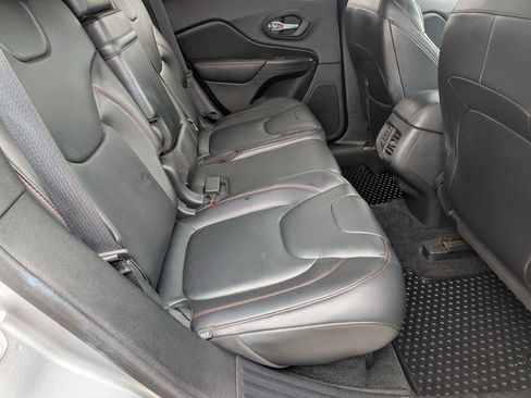 Used 2015 Jeep Cherokee Trailhawk w/ Leather Interior Group AWD/4WD image 18