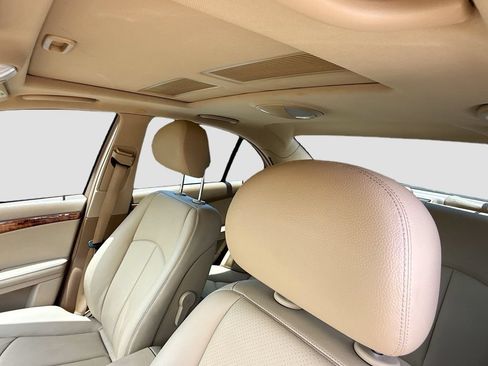 Used 2009 Mercedes-Benz E 350 Sedan image 24