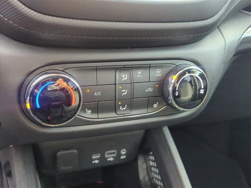 Used 2023 Chevrolet TrailBlazer LT FWD image 20